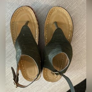Women’s sandals